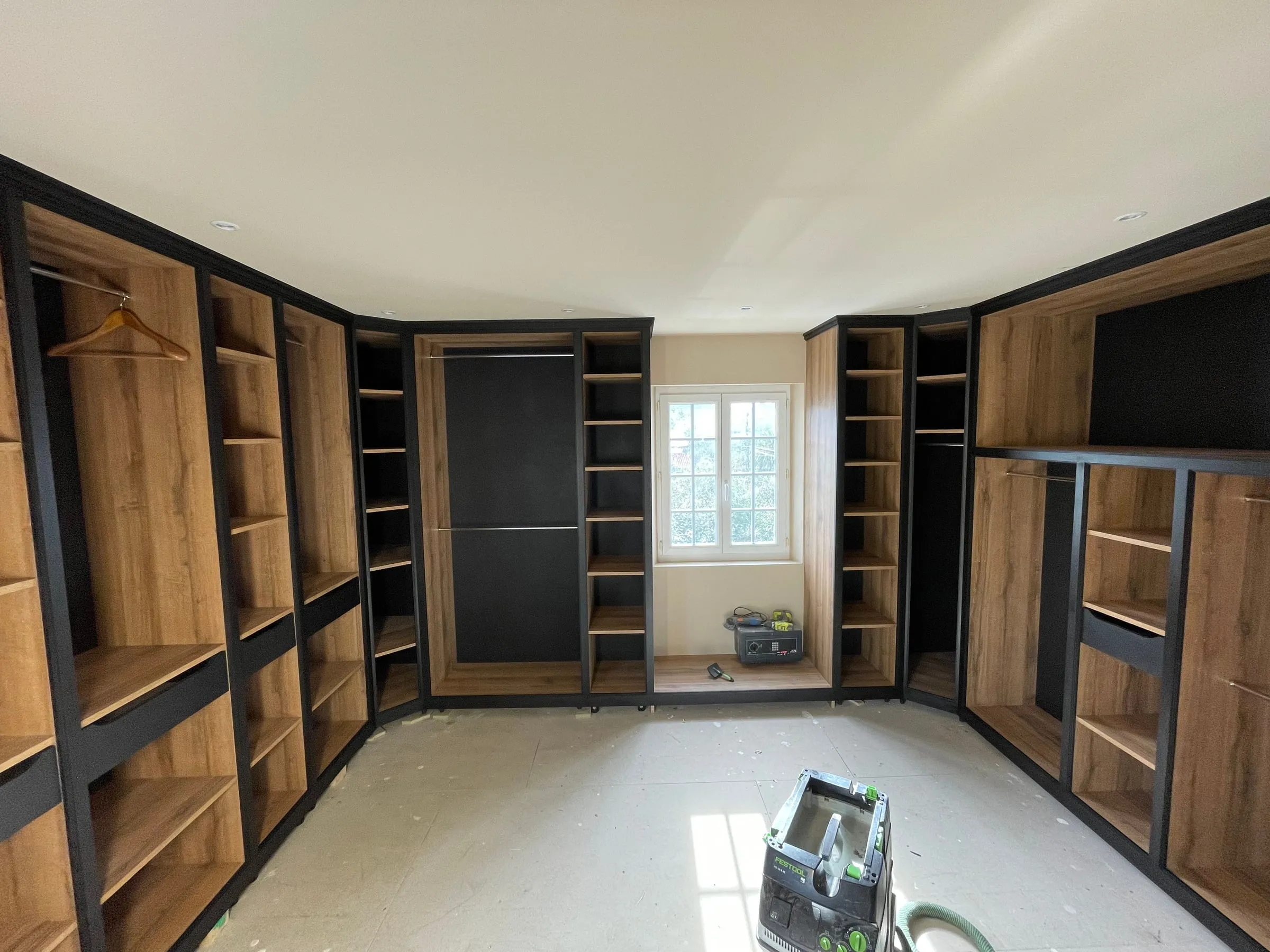 Agencement sur mesure — ouvrage terminé, photo 1